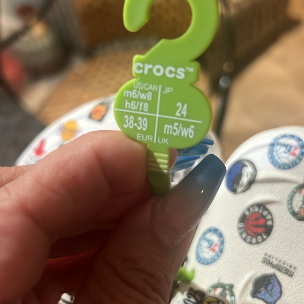 Crocs new - Picture 2 of 4